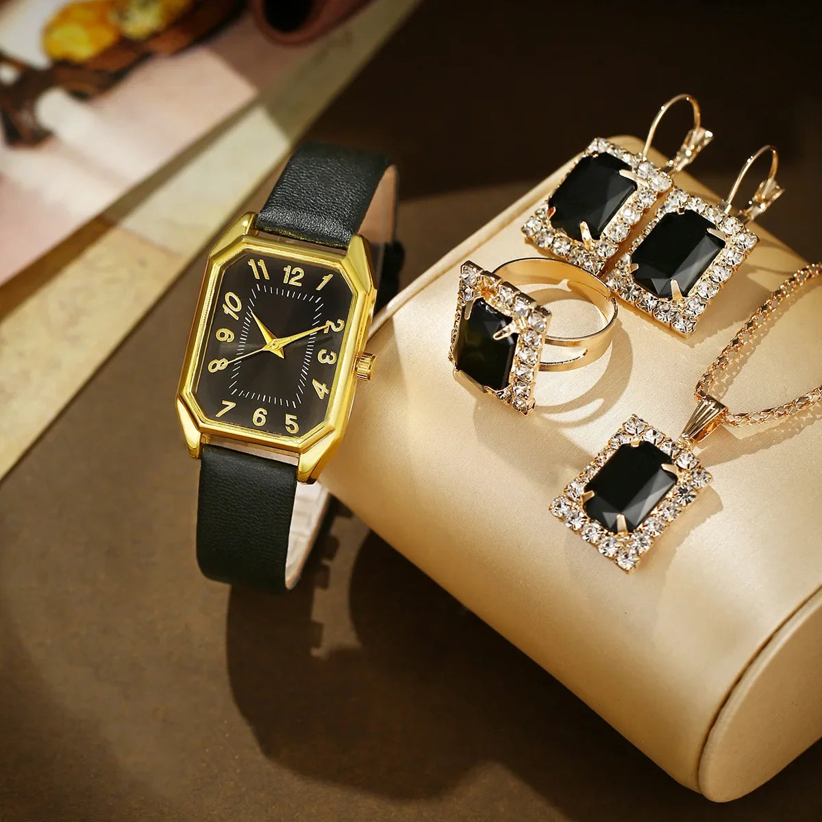 Élégance Carrée – Coffret Montre & Bijoux pour Femme