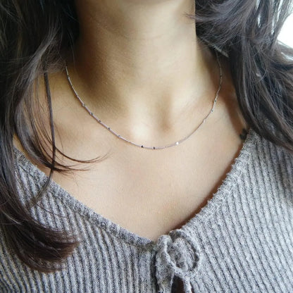 Collier Ras-du-Cou Satellite Plaqué Or/Argent – Éclat Minimaliste et Raffinement Aérien