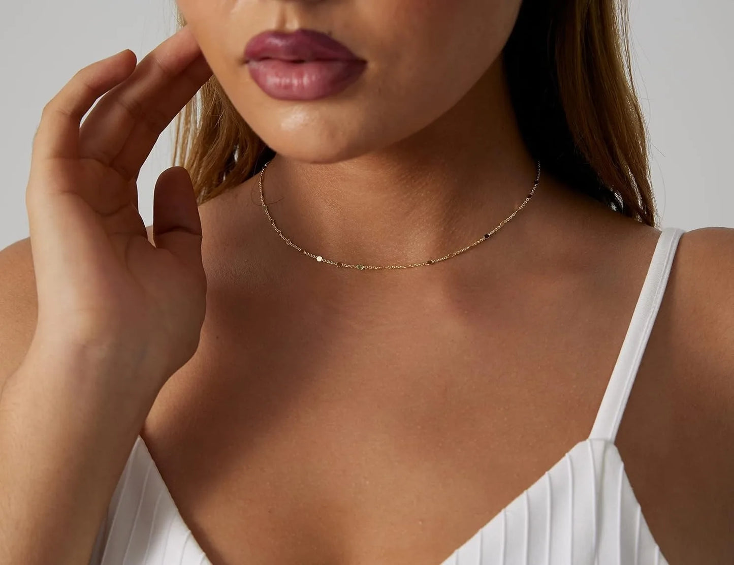 Collier Ras-du-Cou Satellite Plaqué Or/Argent – Éclat Minimaliste et Raffinement Aérien